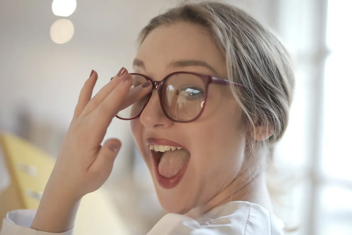 Ever Wondered: What Does a Healthy Mouth Look Like? Here's The Signs of A Winning Smile!